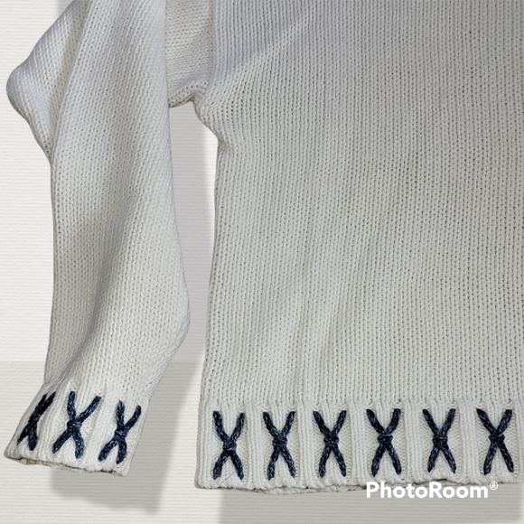 Matters of Degrees crop white and blue sweater, size medium - Picture 3 of 4